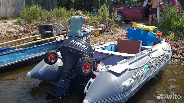 Моторная лодка