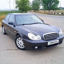 Hyundai Sonata 2.0 MT, 2005, 300 000 км, с пробегом, цена 560 000 руб.