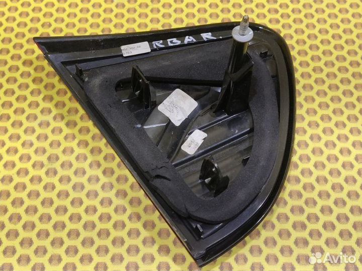 Фонарь в крышку багажника задний правый Renault