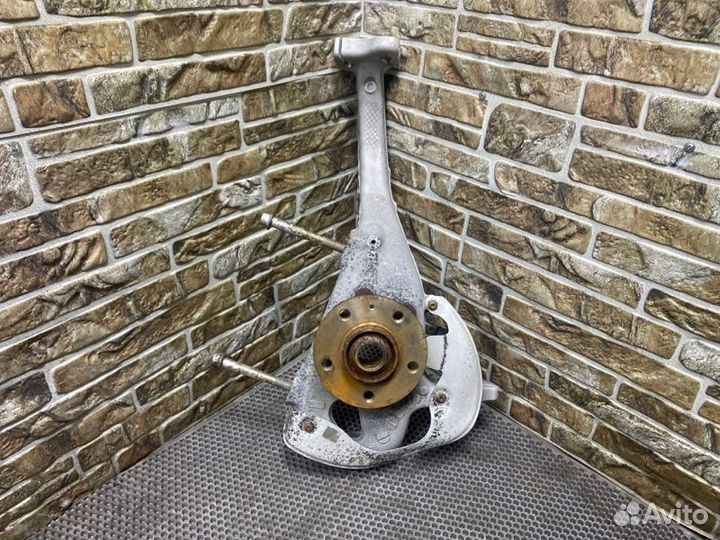 Цапфа/кулак поворотный передний правый Porsche Mac