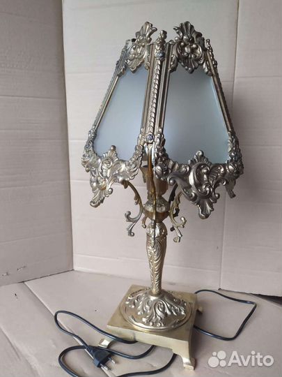 Бронзовая настольная лампа