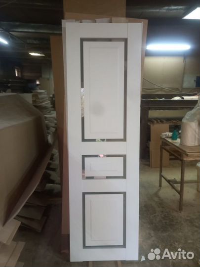 Фабричные новые двери