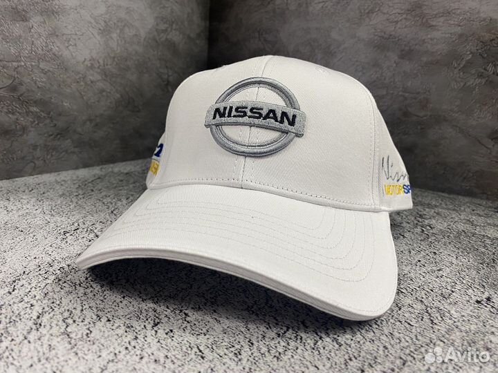 Бейсболка Nissan белая