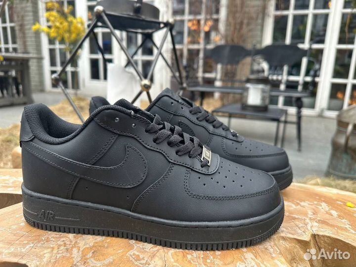 Nike air force 1 low black