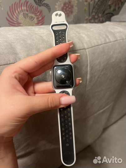 Apple watch se nike