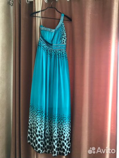 Нарядное женское платье