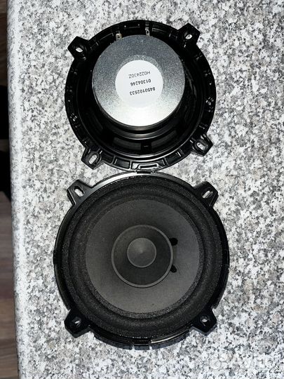 Штатные динамики LADA