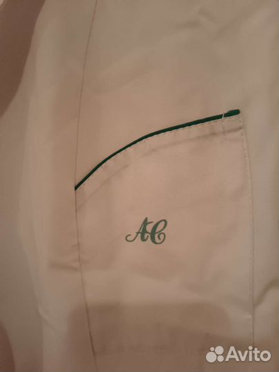 Белый медицинский халат