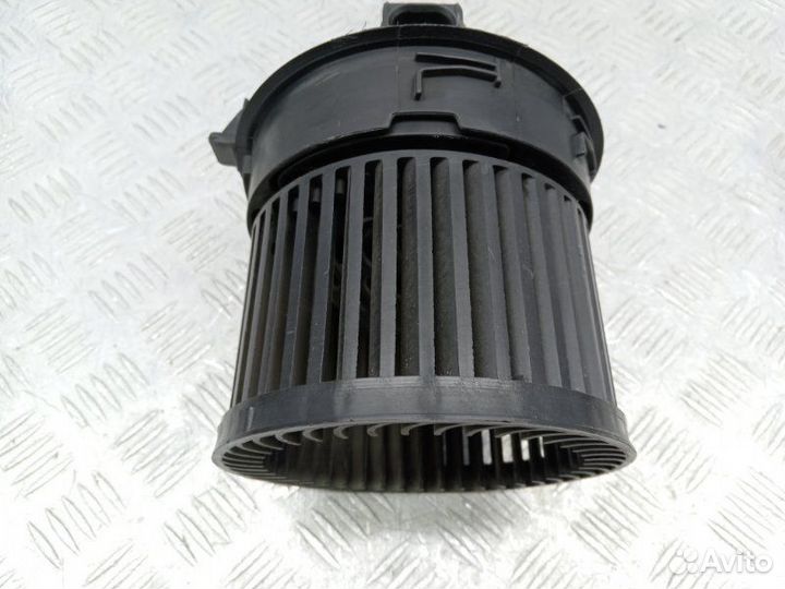 Моторчик печки Peugeot 408 4D