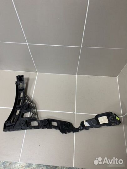 Кронштейн бампера задний левый Volkswagen Polo