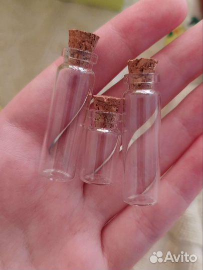 Маленькие стеклянные баночки декоративные