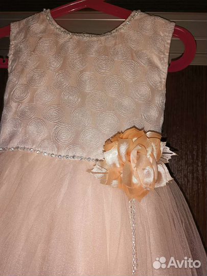 Детское нарядное платье 110