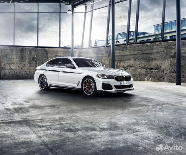 Продавец автомобилей компании Car - Карыч