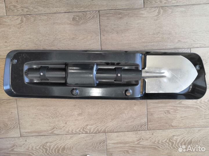 Лопата с футляром на дверь багажника Нива Шевроле