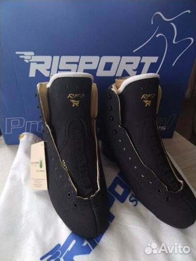 Фигурные коньки risport RF3 Pro. Размер 245