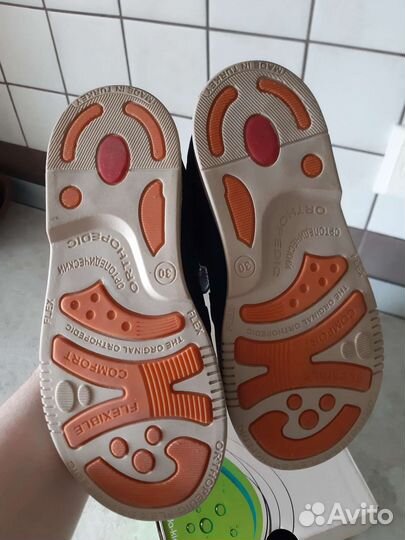 Сандали новые