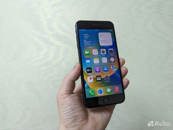 iPhone 8 Plus, 64 ГБ