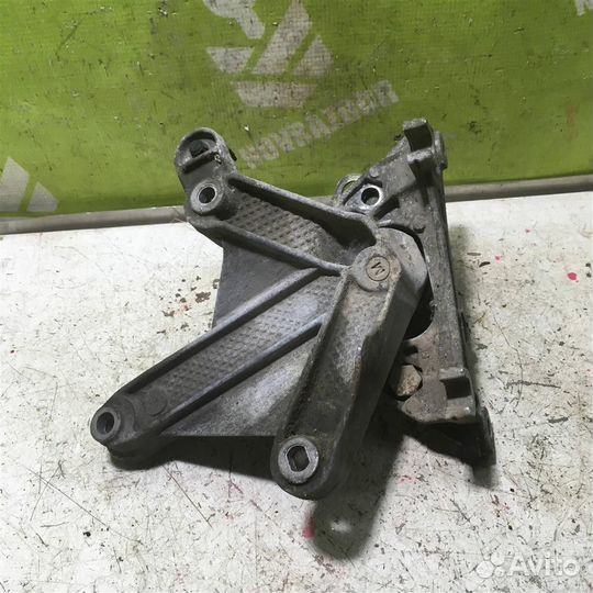 Кронштейн кпп левый Рено Меган 2