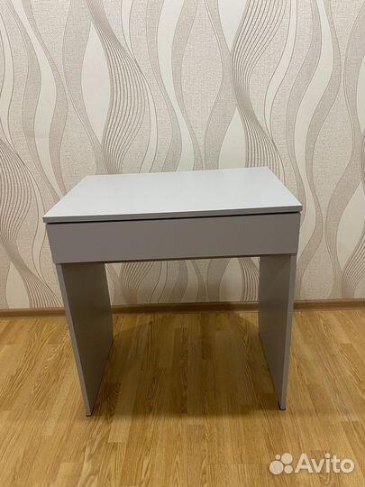 Письменный стол