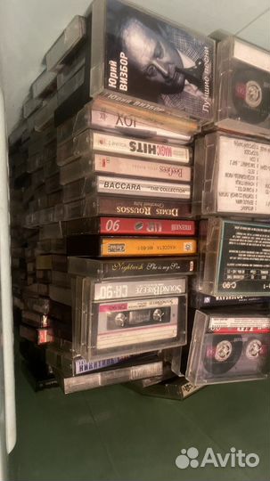 Кассеты, порядка 240 штук