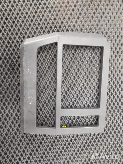 82265932 Элемент консоли Renault T