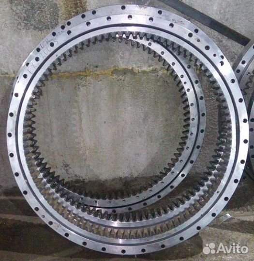 Круг поворота Hyundai Robex 300LC-9