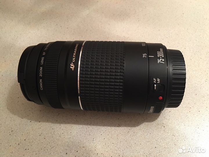 Объектив Canon