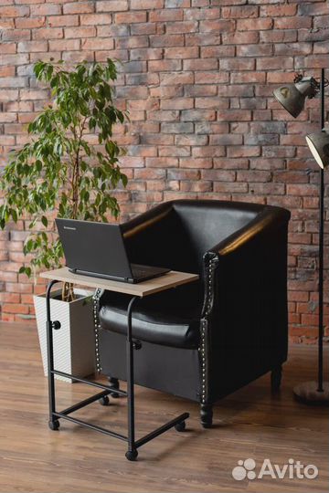 Компьютерный стол подкатной