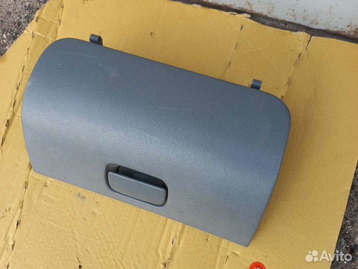 Mercedes Vito (639) крышка бардачка ручка-замок