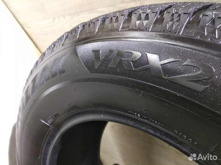 Bridgestone Blizzak VRX2 215/60 R16