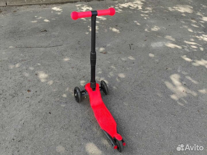 Самокат детский трехколесный