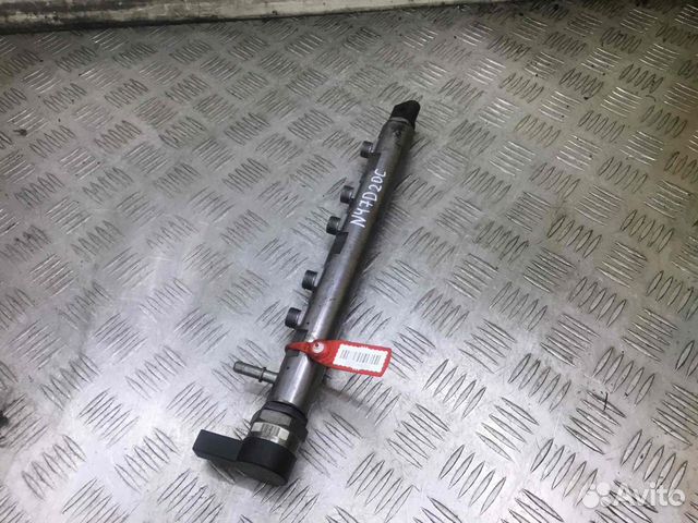 Топливная рампа BMW 1-Series 0281002738; 135378057