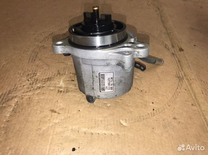 Насос вакуумный Mazda