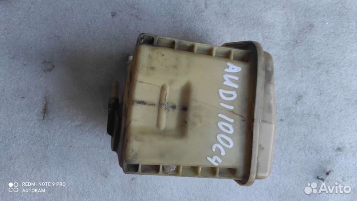 Бачок гур Audi 100 c4