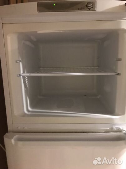 Холодильник бу Hotpoint