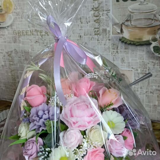 Букет из мыла в корзине