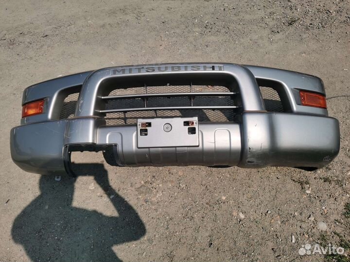 Продам бампер ммс Делика