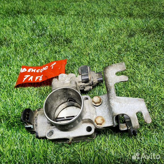 Дроссельная заслонка Toyota Avensis (T220) I