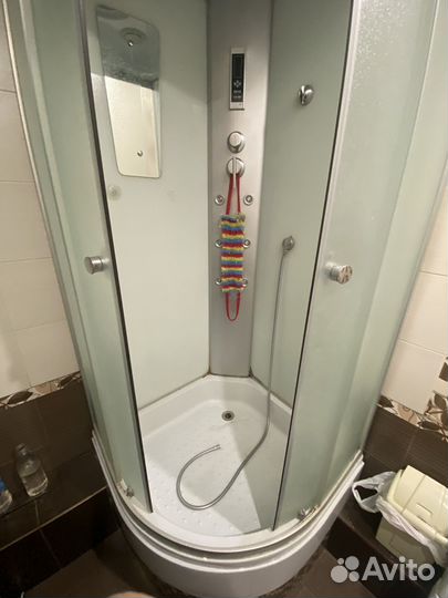 Душевая кабина 90х90 угловая