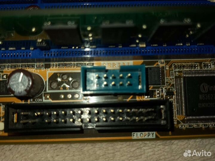 Материнская плата с процессором и памятью