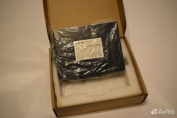 Коммутатор iZett HR-pswd HR-pswd-08TA-48/240 8 por