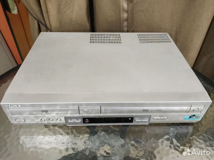 DVD-видеомагнитофон SLV-D910R