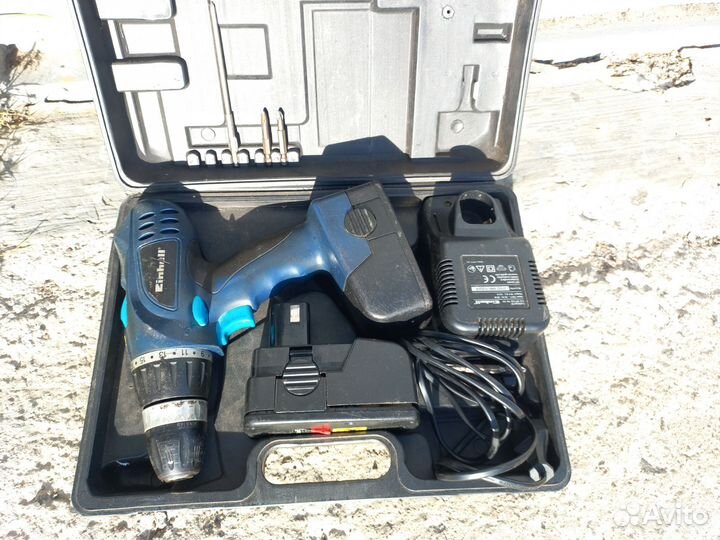 Шуруповерт в кейсе