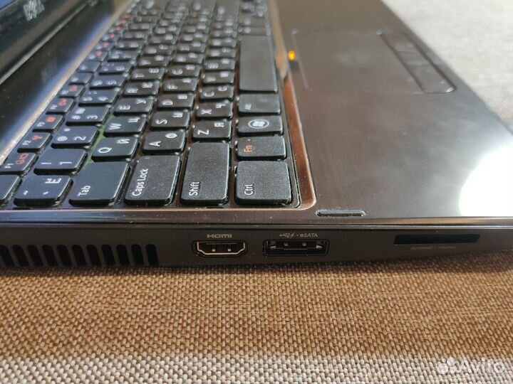 Игровой ноутбук dell A8-3520/8gb/2видеокарты