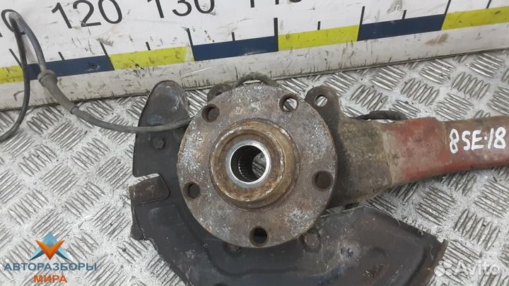 Ступица передняя правая Audi A4 B5 1997 8D0407615B