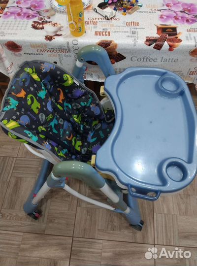 Детский стульчик для кормления
