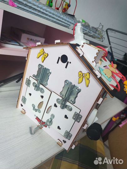 Бизиборд домик