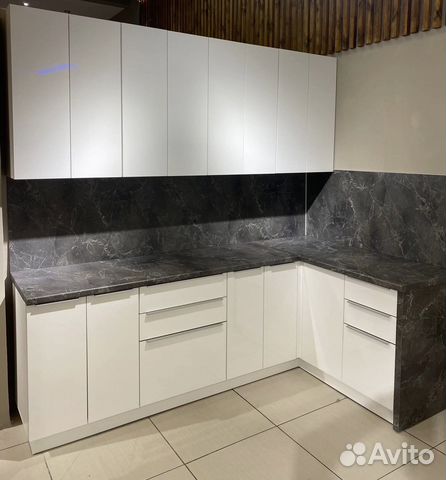 Кухонный гарнитур новый угловой