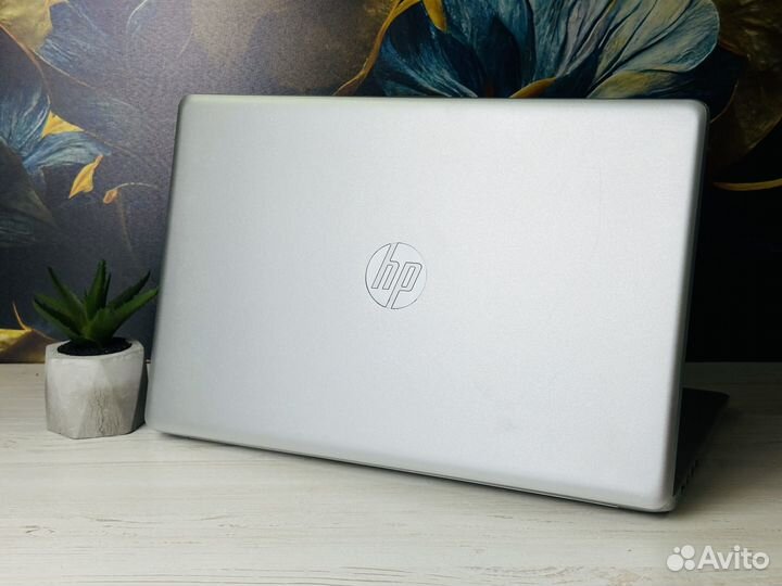 HP Laptop 17 i3-1115G4 2021г для учебы
