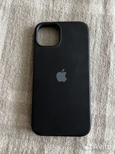 Чехол на iPhone 13